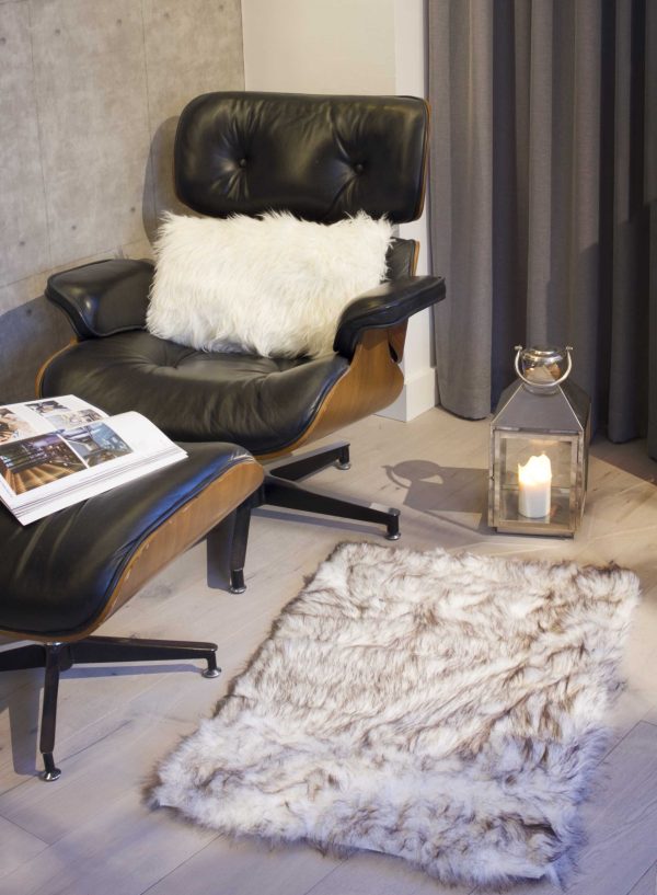 2' x 3' Ombre Brown Faux Sheepskin Area Rug - Image 3