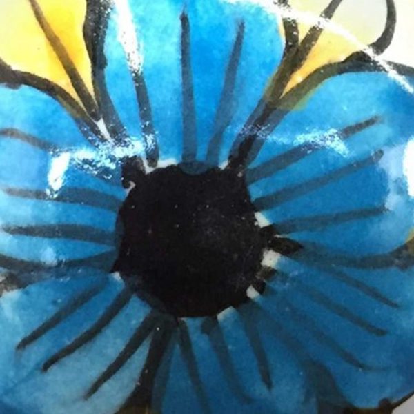 1.5" x 1.5" x 1.5" Blue Black And Yellow  Knobs 8 Pack - Image 4