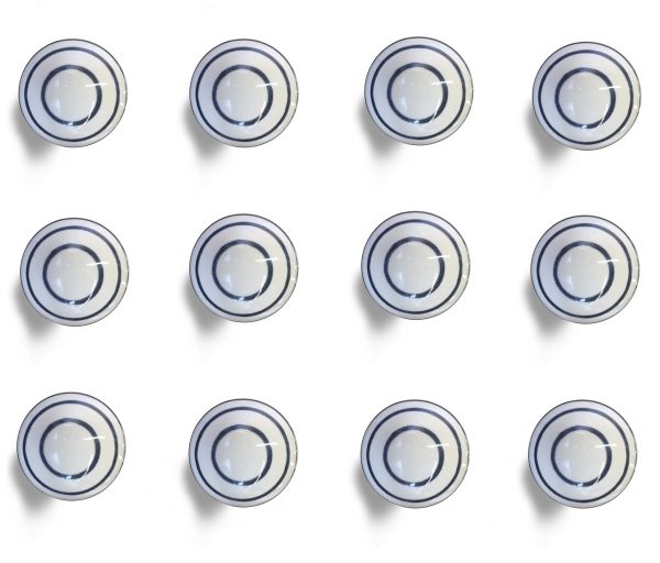 1.5" x 1.5" x 1.5" White and Navy  Knobs 12 Pack - Image 3