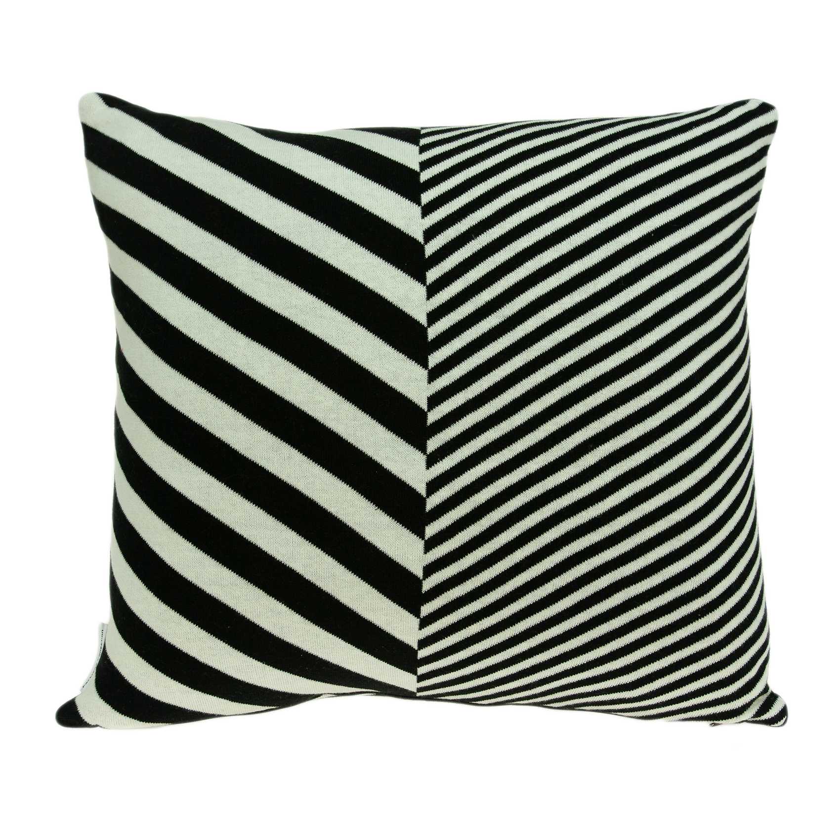 18" x 5" x 18" Transitional White & Black Pillow Cover With Poly Insert