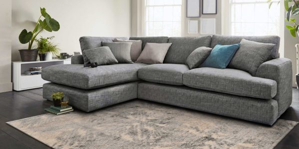 5' x 8' Ivory or Grey Vintage Diamond Indoor Area Rug - Image 2