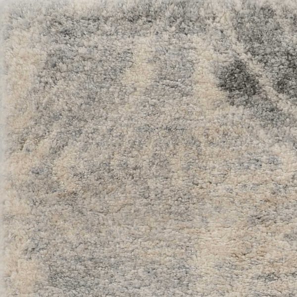 5' x 8' Ivory or Grey Vintage Diamond Indoor Area Rug - Image 3