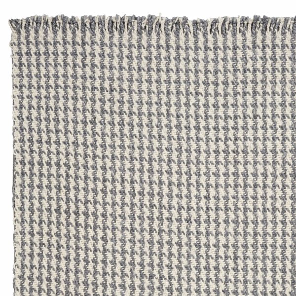 5' x 8' Ivory or Grey Plaid Knitted Wool Indoor Area Rug with Fringe - Image 3