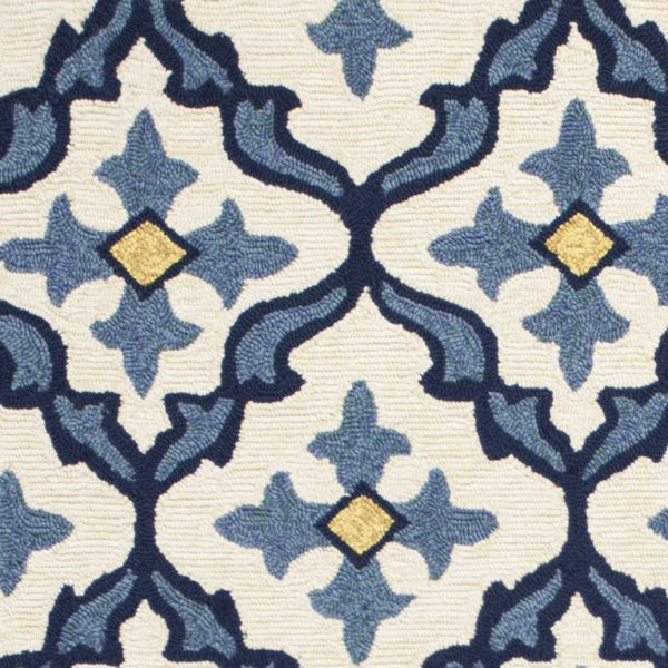 2'x3' Ivory Blue Hand Hooked UV Treated Quatrefoil Indoor Outdoor Accent Rug - Image 2