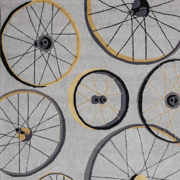 2'x4' Grey Hand Hooked Wheels Indoor Accent Rug - Image 3