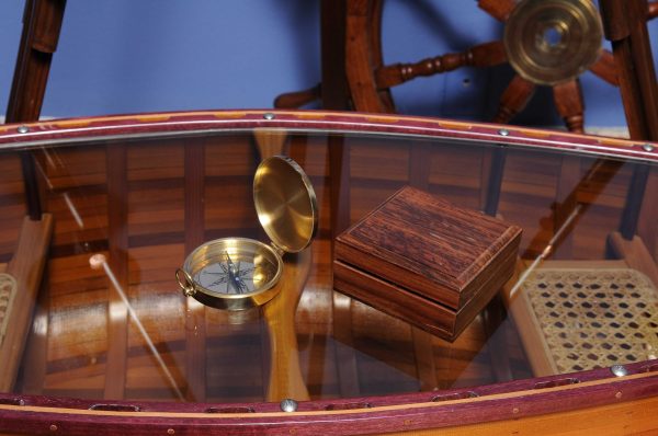 Shiny Brass Marine Compass with Lid - Image 4
