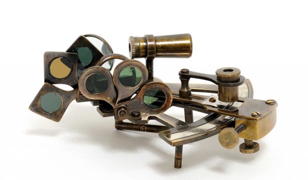 4" x 4.5" x 2.5" Nautical Sextant in Wood Box  Medium - Image 2