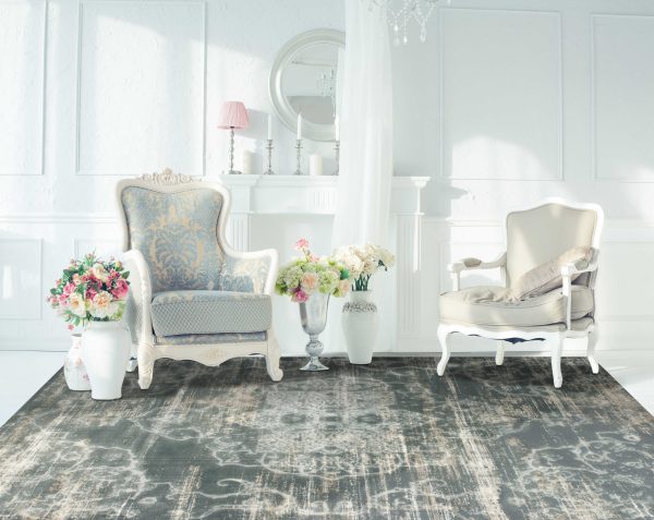 7' X 10' Light Grey Medallion Area Rug