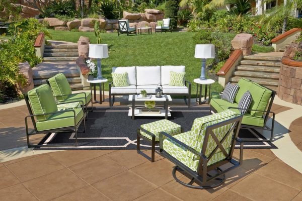 5'x7' Grey Hand Hooked UV Treated Distressed Traditional Floral Indoor Outdoor Area Rug - Image 5