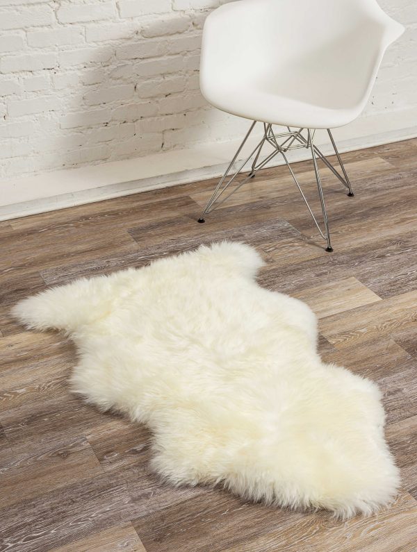 2' x 3' Ivory New Zealand Natural Sheepskin Rug - Image 3