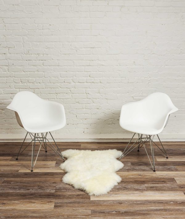 2' x 3' Ivory New Zealand Natural Sheepskin Rug - Image 4
