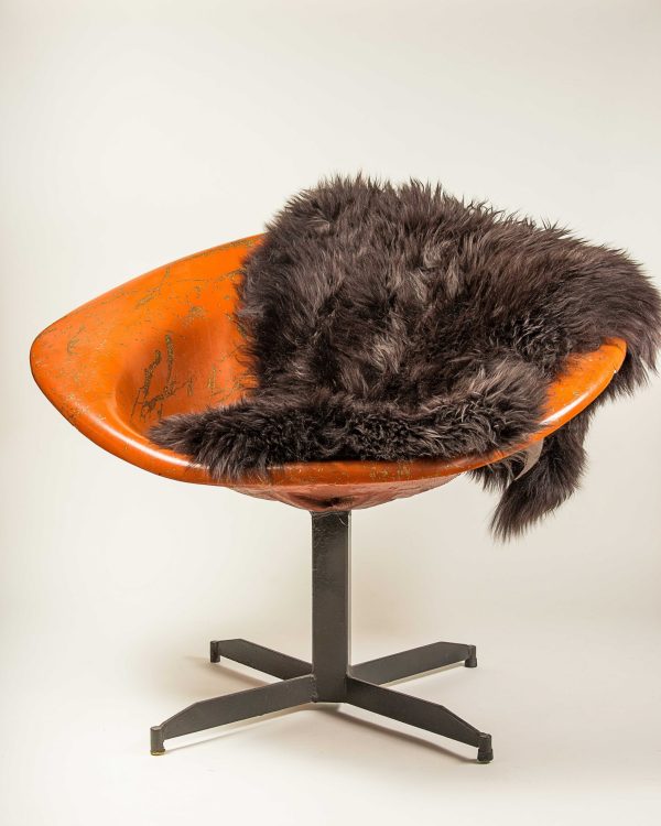 2' x 3' Chocolate New Zealand Natural Sheepskin Rug - Image 5