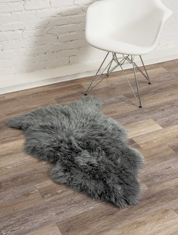2' x 3' Warm Gray New Zealand Natural Sheepskin Rug - Image 5