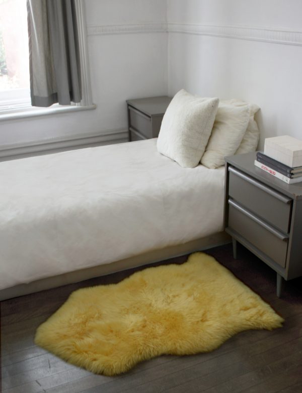 2' x 3' Yellow New Zealand Natural Sheepskin Rug - Image 4
