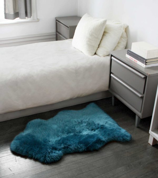 2' x 3' Teal New Zealand Natural Sheepskin Rug - Image 4