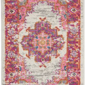 2?x 3' Ivory and Fuchsia Distressed Scatter Rug