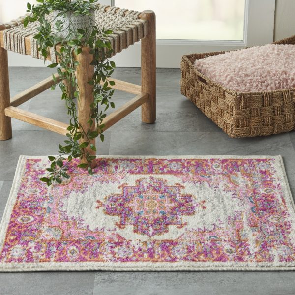 2?x 3' Ivory and Fuchsia Distressed Scatter Rug - Image 3