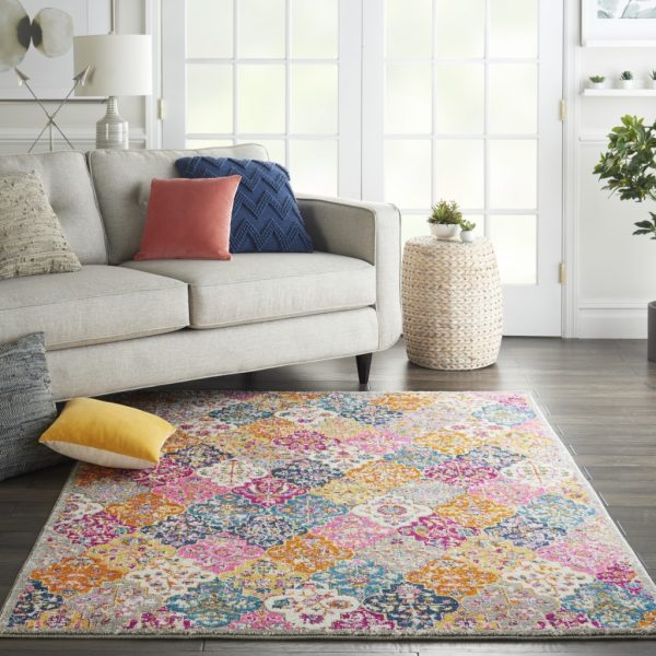 5?x 7?Muted Brights Floral Diamond Area Rug - Image 3