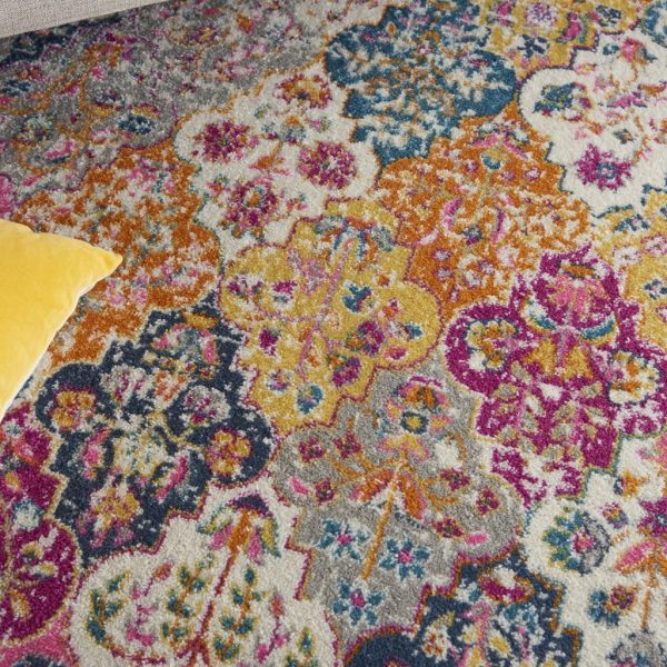 5?x 7?Muted Brights Floral Diamond Area Rug - Image 4