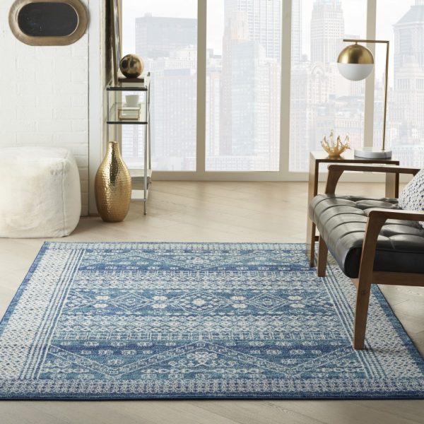 4?x 6?Navy Blue and Ivory Persian Motifs Area Rug - Image 4