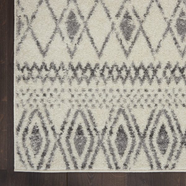 2?x 10?Ivory and Gray Berber Pattern Runner Rug - Image 2