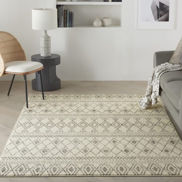 5?x 7?Ivory and Gray Berber Pattern Area Rug - Image 4