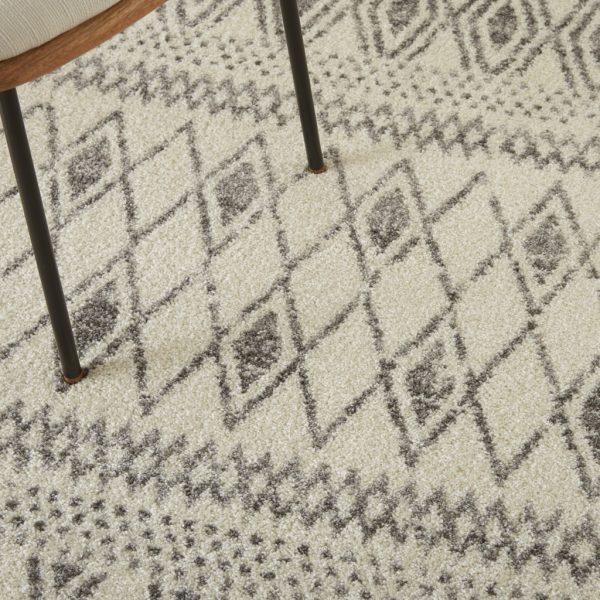 5?x 7?Ivory and Gray Berber Pattern Area Rug - Image 5