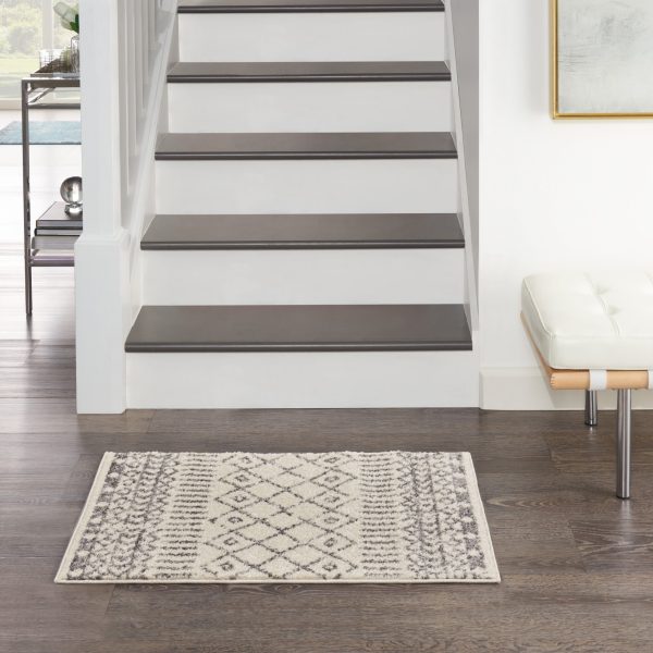 2?x 3?Ivory and Gray Geometric Scatter Rug - Image 2