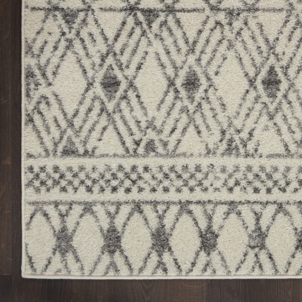 2?x 10?Ivory and Gray Geometric Runner Rug - Image 2