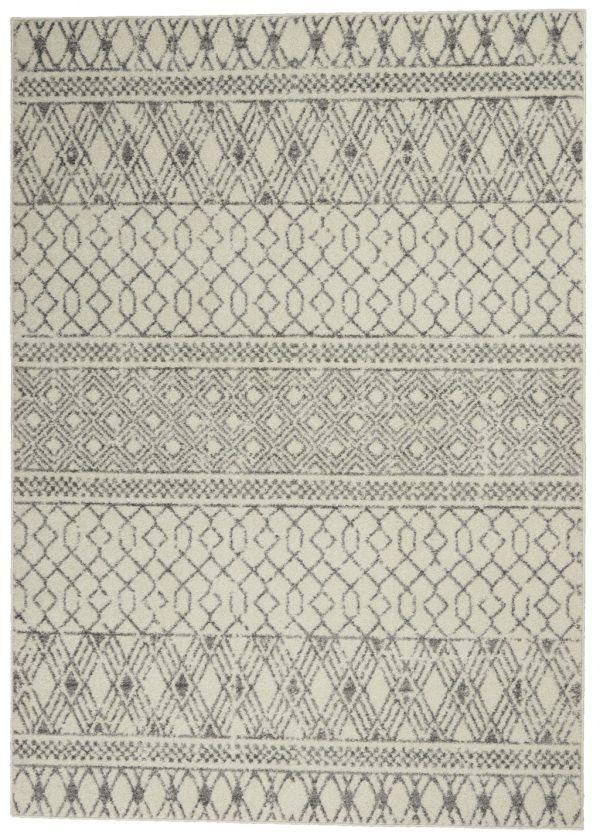 5?x 7?Ivory and Gray Geometric Area Rug