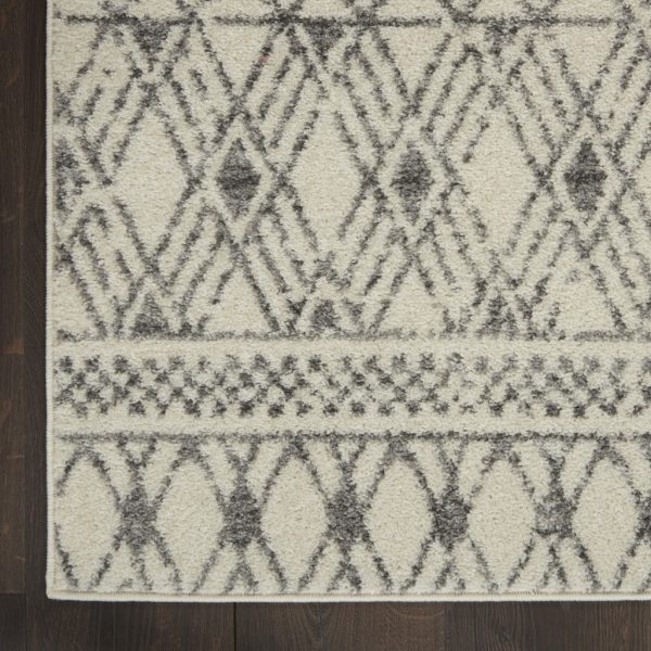 5?x 7?Ivory and Gray Geometric Area Rug - Image 2