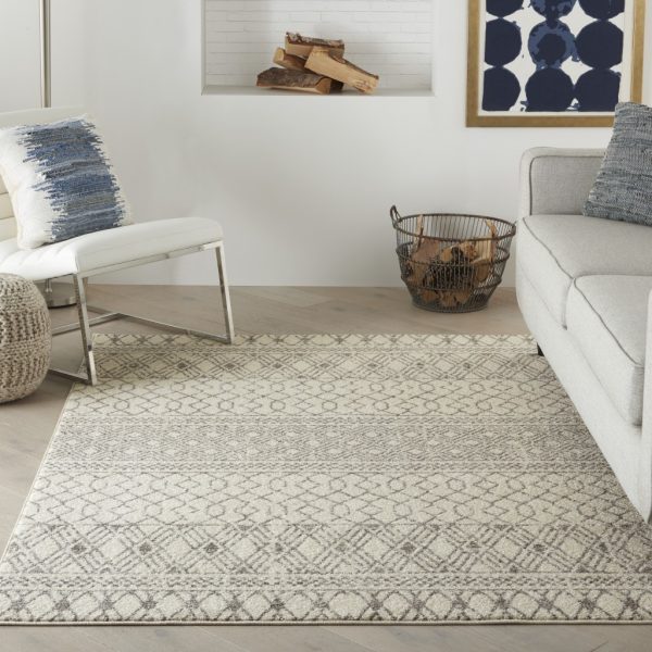 5?x 7?Ivory and Gray Geometric Area Rug - Image 4