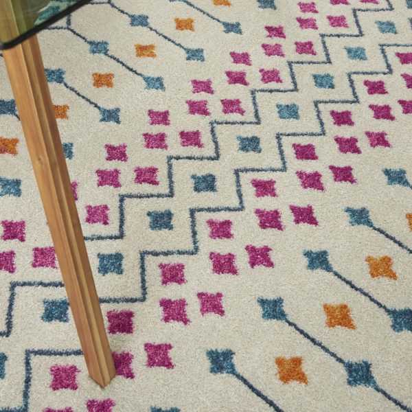 4?x 6?Ivory Jewels Geometric Area Rug - Image 5