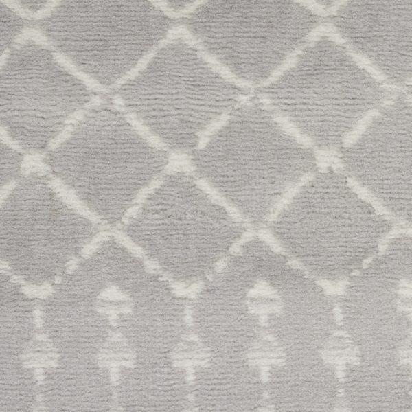 5?x 7?Gray and Ivory Berber Pattern Area Rug - Image 5