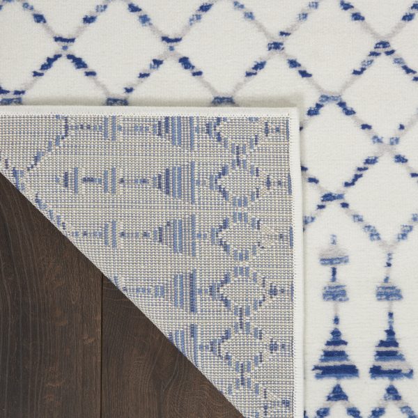 4?x 6?Ivory and Blue Berber Pattern Area Rug - Image 3