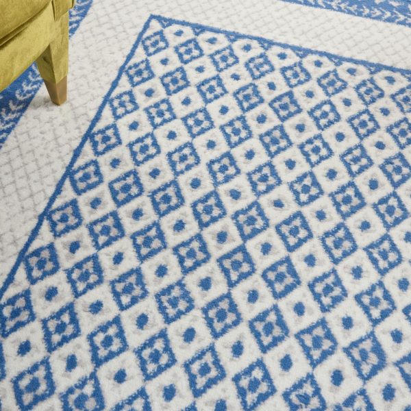 6?x 9?Ivory and Blue Geometric Area Rug - Image 2