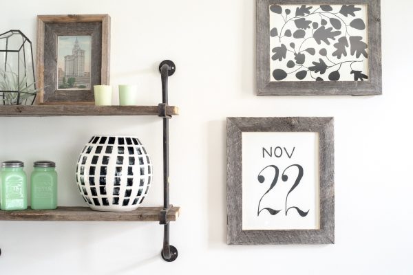 18" x 24" Rustic Farmhouse Gray Wood Frame - Image 3
