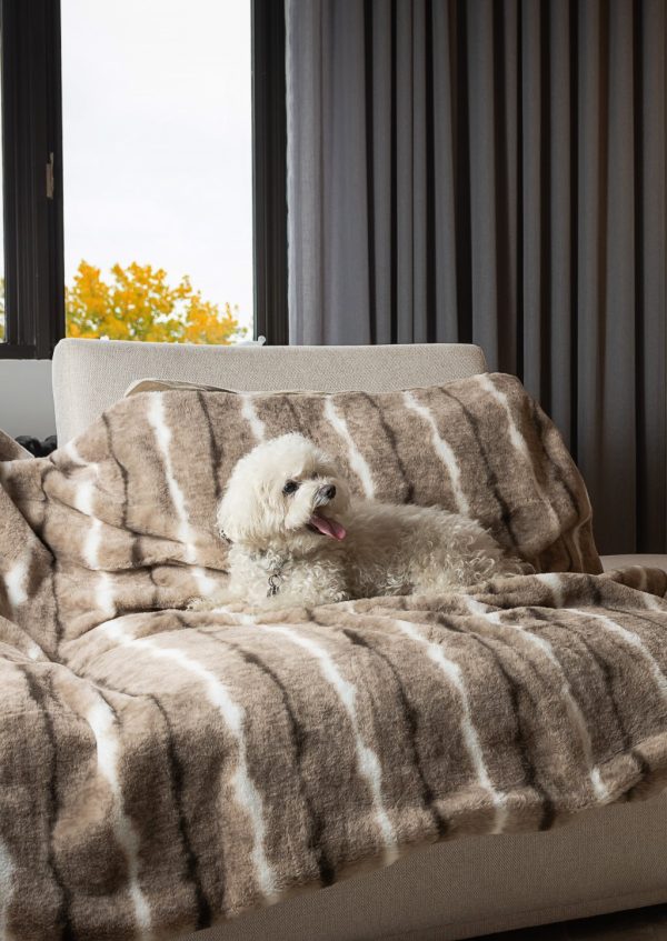 Premier Luxury Light Brown and White Faux Fur Throw Blanket - Image 3