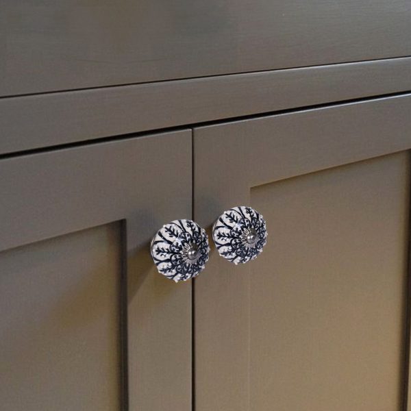 Set of 12 Vintage Black and White Floral Ceramic Knobs - Image 4