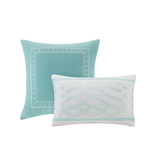 Full / Queen size 5-Piece Damask Comforter Set in Light Blue White and Grey - Image 3