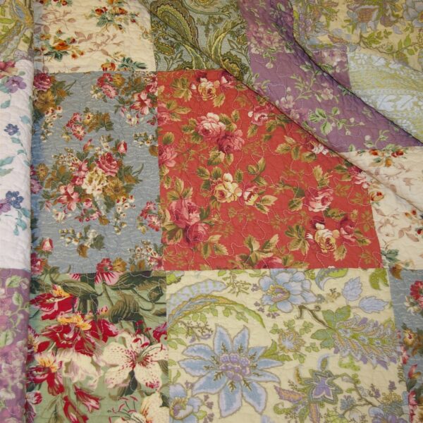 King size 100% Cotton Floral Quilt Set with 2 Shams and 2 Pillows - Image 2