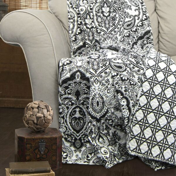 King size 3-Piece Cotton Quilt Set in Black White Paisley Damask - Image 2