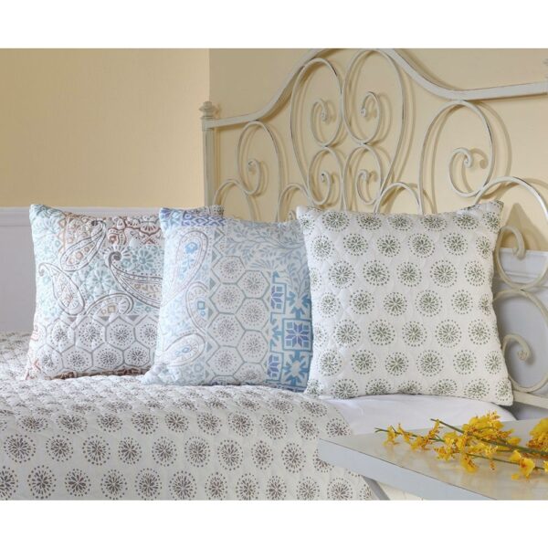 Full size Reversible Quilted Bedspread with Paisley Pattern - Image 3